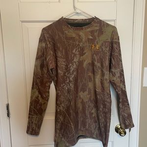 Camouflage Youth XL Under Armor long sleeve shirt